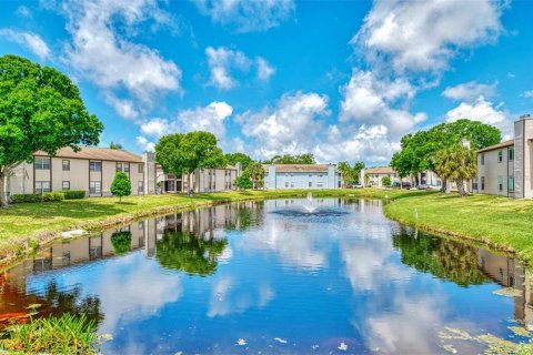 Condo in Bradenton, Florida, 2 bedrooms  № 2110553 - photo 30