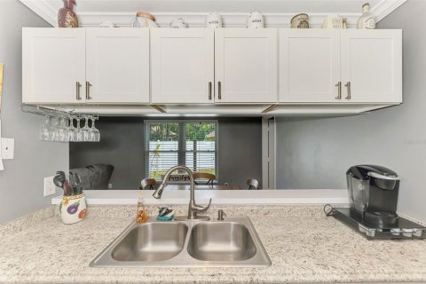 Condo in Bradenton, Florida, 2 bedrooms  № 2110553 - photo 17