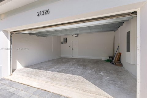 House in Cutler Bay, Florida 4 bedrooms, 179.02 sq.m. № 2052821 - photo 21