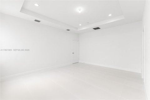 House in Cutler Bay, Florida 4 bedrooms, 179.02 sq.m. № 2052821 - photo 19