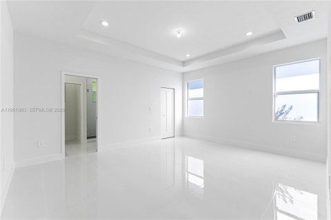 House in Cutler Bay, Florida 4 bedrooms, 179.02 sq.m. № 2052821 - photo 18