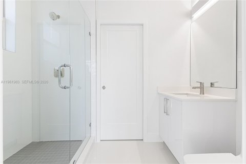 House in Cutler Bay, Florida 4 bedrooms, 179.02 sq.m. № 2052821 - photo 5