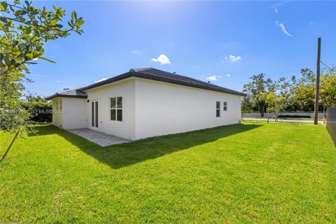 House in Cutler Bay, Florida 4 bedrooms, 179.02 sq.m. № 2052821 - photo 22