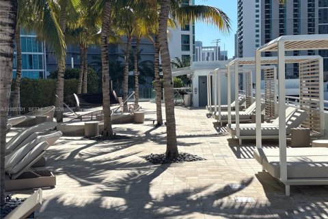 Condominio en alquiler en Miami, Florida, 2 dormitorios, 95.78 m2 № 2058555 - foto 14