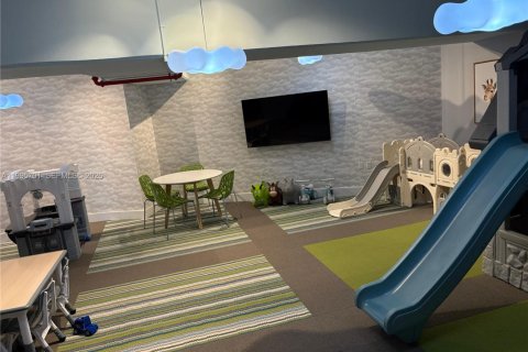 Condominio en alquiler en Miami, Florida, 2 dormitorios, 95.78 m2 № 2058555 - foto 15