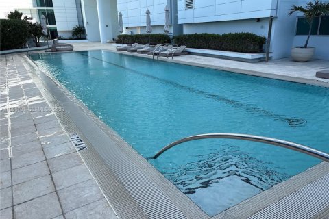 Condominio en alquiler en Miami, Florida, 2 dormitorios, 95.78 m2 № 2058555 - foto 19