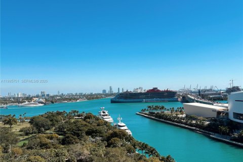 Condominio en alquiler en Miami, Florida, 2 dormitorios, 95.78 m2 № 2058555 - foto 16