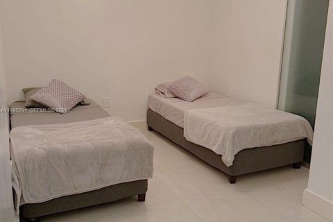 Condominio en alquiler en Miami, Florida, 2 dormitorios, 95.78 m2 № 2058555 - foto 6