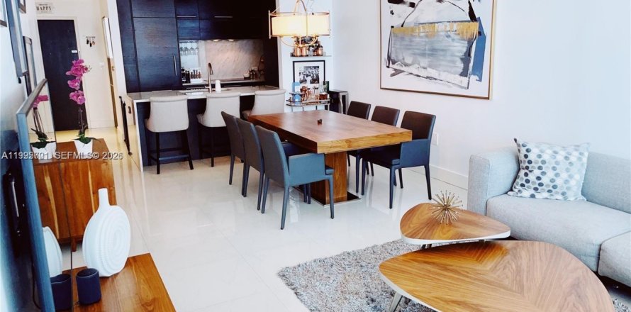 Condominio en Miami, Florida, 2 dormitorios  № 2058555