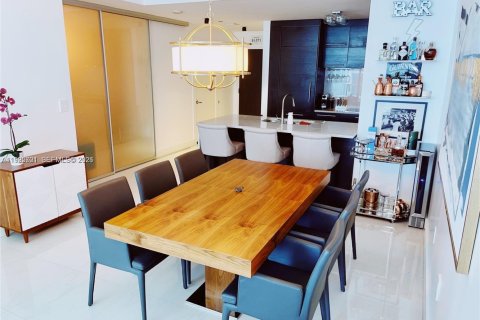 Condominio en alquiler en Miami, Florida, 2 dormitorios, 95.78 m2 № 2058555 - foto 4