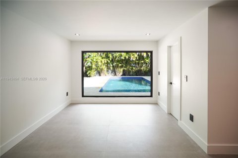Casa en venta en Miami, Florida, 5 dormitorios, 414.25 m2 № 2000314 - foto 30