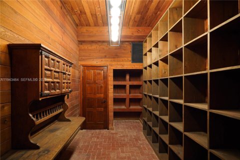 Casa en venta en Miami, Florida, 5 dormitorios, 414.25 m2 № 2000314 - foto 27