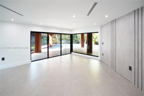 Casa en venta en Miami, Florida, 5 dormitorios, 414.25 m2 № 2000314 - foto 25