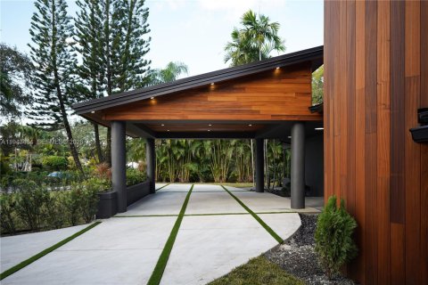 Casa en venta en Miami, Florida, 5 dormitorios, 414.25 m2 № 2000314 - foto 4