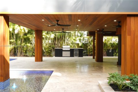 Casa en venta en Miami, Florida, 5 dormitorios, 414.25 m2 № 2000314 - foto 9