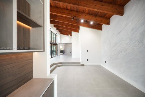 Casa en venta en Miami, Florida, 5 dormitorios, 414.25 m2 № 2000314 - foto 13
