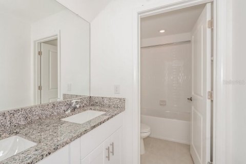 House in Lutz, Florida 5 bedrooms, 205.96 sq.m. № 2210689 - photo 19