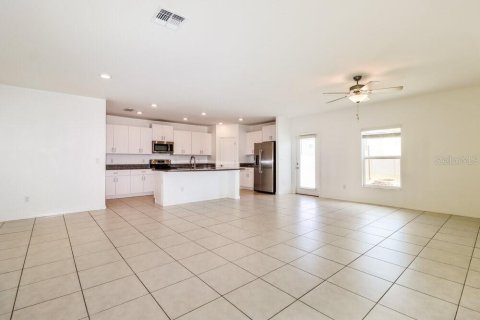 House in Lutz, Florida 5 bedrooms, 205.96 sq.m. № 2210689 - photo 6