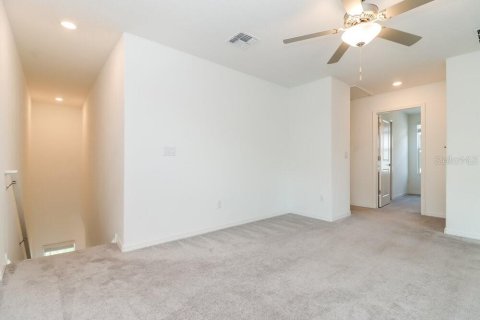 House in Lutz, Florida 5 bedrooms, 205.96 sq.m. № 2210689 - photo 10