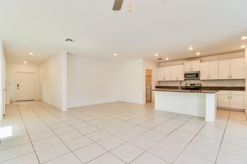 House in Lutz, Florida 5 bedrooms, 205.96 sq.m. № 2210689 - photo 5