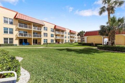 Condo in New Smyrna Beach, Florida, 2 bedrooms  № 1588606 - photo 30