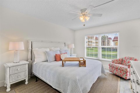 Condo in New Smyrna Beach, Florida, 2 bedrooms  № 1588606 - photo 19