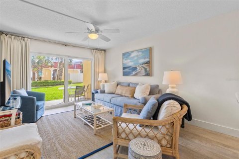 Condo in New Smyrna Beach, Florida, 2 bedrooms  № 1588606 - photo 5