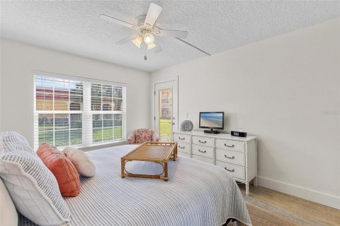 Condo in New Smyrna Beach, Florida, 2 bedrooms  № 1588606 - photo 20