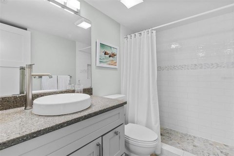 Condo in New Smyrna Beach, Florida, 2 bedrooms  № 1588606 - photo 23