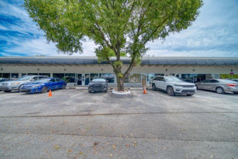 Propiedad comercial en venta en Hollywood, Florida № 1921134 - foto 24