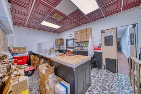 Propiedad comercial en venta en Hollywood, Florida № 1921134 - foto 4