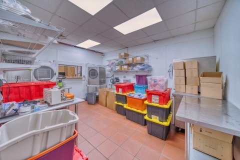Propiedad comercial en venta en Hollywood, Florida № 1921134 - foto 7