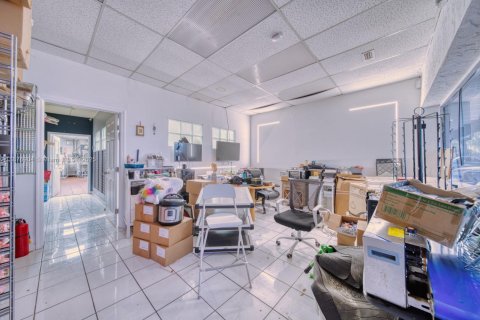 Propiedad comercial en venta en Hollywood, Florida № 1921134 - foto 21