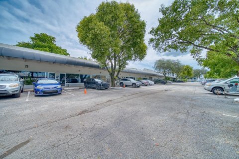 Propiedad comercial en venta en Hollywood, Florida № 1921134 - foto 25