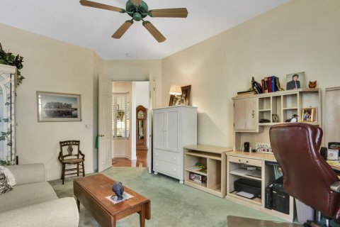 House in Port St. Lucie, Florida 3 bedrooms, 215.72 sq.m. № 2250115 - photo 17