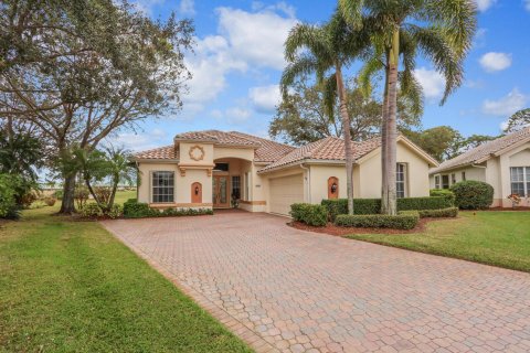 House in Port St. Lucie, Florida 3 bedrooms, 215.72 sq.m. № 2250115 - photo 14