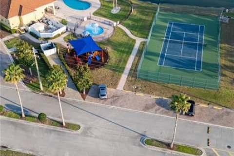 Adosado en venta en Kissimmee, Florida, 3 dormitorios, 151.9 m2 № 2214777 - foto 19