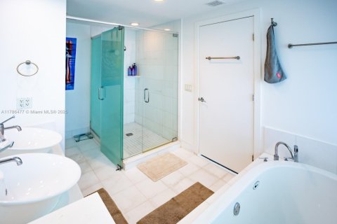 Copropriété à vendre à Aventura, Floride: 2 chambres, 127.83 m2 № 1958812 - photo 15