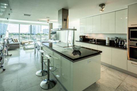 Copropriété à vendre à Aventura, Floride: 2 chambres, 127.83 m2 № 1958812 - photo 1