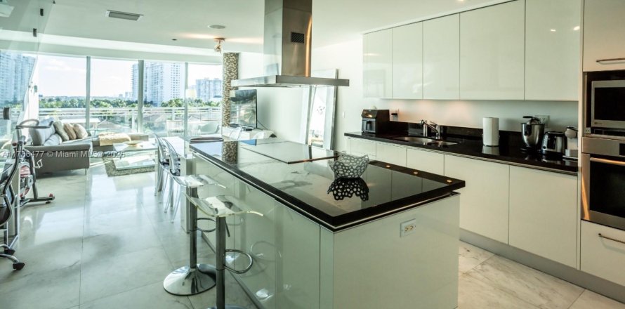 Condo à Aventura, Floride, 2 chambres № 1958812