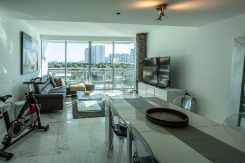 Copropriété à vendre à Aventura, Floride: 2 chambres, 127.83 m2 № 1958812 - photo 3