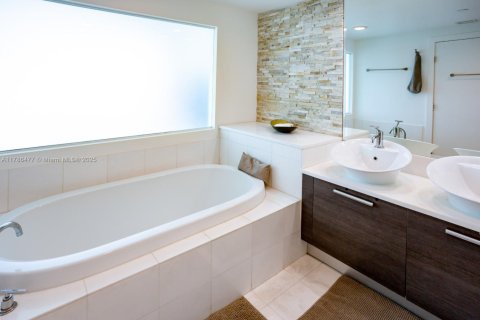 Copropriété à vendre à Aventura, Floride: 2 chambres, 127.83 m2 № 1958812 - photo 16