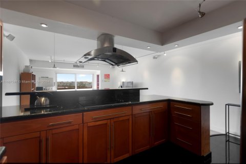 Condominio en venta en Fort Lauderdale, Florida, 1 dormitorio, 80.82 m2 № 1863639 - foto 16