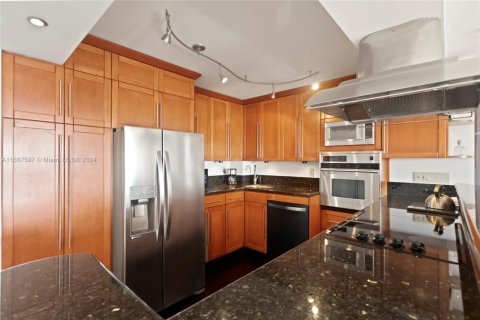 Condominio en venta en Fort Lauderdale, Florida, 1 dormitorio, 80.82 m2 № 1863639 - foto 13