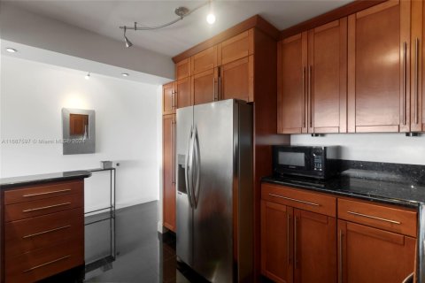 Condominio en venta en Fort Lauderdale, Florida, 1 dormitorio, 80.82 m2 № 1863639 - foto 15