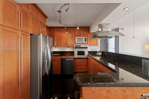 Condominio en venta en Fort Lauderdale, Florida, 1 dormitorio, 80.82 m2 № 1863639 - foto 12
