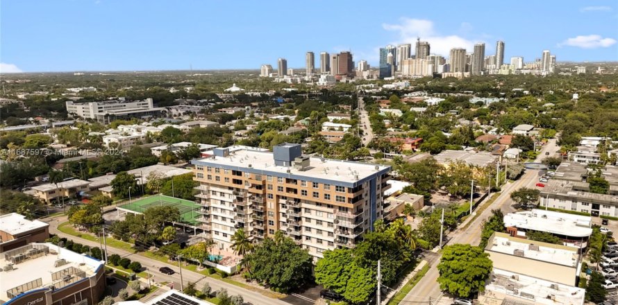 Condominio en Fort Lauderdale, Florida, 1 dormitorio  № 1863639