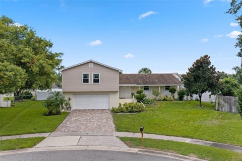 Villa ou maison à Altamonte Springs, Floride 5 chambres, 222.97 m2 № 2399342