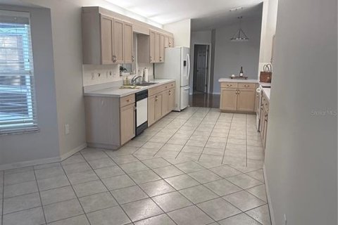 Villa ou maison à louer à Summerfield, Floride: 2 chambres, 161.19 m2 № 2125690 - photo 6