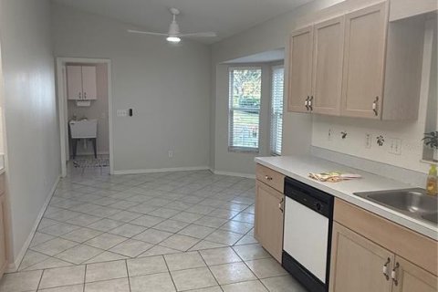 Villa ou maison à louer à Summerfield, Floride: 2 chambres, 161.19 m2 № 2125690 - photo 5